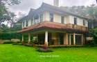 5 Bed House with Swimming Pool in Rosslyn - 7