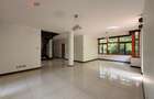 4 Bed Apartment with En Suite in Riverside - 15