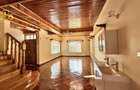 4 Bed Villa with En Suite in Spring Valley - 1