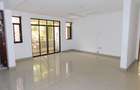 3 Bed Apartment with En Suite at Beach Road - 12