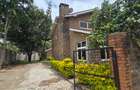 5 Bed Townhouse with En Suite at Lavington - 1