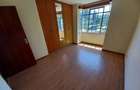 3 Bed Apartment with Swimming Pool in Riverside - 11