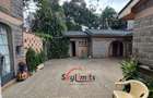 5 Bed House with En Suite in Runda - 1
