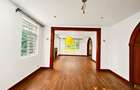 5 Bed House with En Suite in Rosslyn - 8