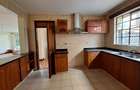 5 Bed Townhouse with En Suite at Lavington - 9