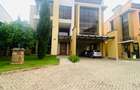 5 Bed Townhouse with En Suite in Lavington - 2