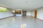 4 Bed Apartment with En Suite in Spring Valley - 11