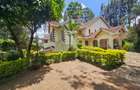 5 Bed House with En Suite in Runda - 1