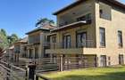 5 Bed Townhouse with En Suite at Lavington - 3