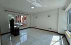 4 Bed Apartment with En Suite in Riverside - 10