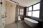 3 Bed Apartment with En Suite at Riverside Drive - 17
