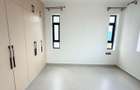 3 Bed Apartment with En Suite at Brookside - 10