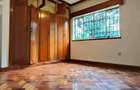 5 Bed House with En Suite in Runda - 14