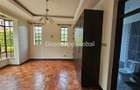 4 Bed House with En Suite in Rosslyn - 4
