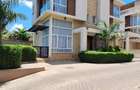 4 Bed Townhouse with En Suite at Lavington - 1