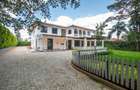 5 Bed House at Ridgeways - 2