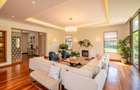 5 Bed Townhouse with En Suite in Nyari - 5