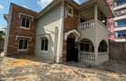 4 Bed Villa with En Suite at Utange - 1