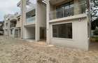 6 Bed Townhouse with En Suite in Lavington - 1