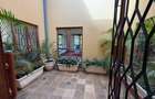 5 Bed Townhouse with En Suite at Old Runda - 6