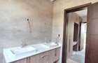 5 Bed Townhouse with En Suite at Lavington - 10