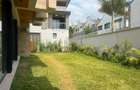 5 Bed Townhouse with En Suite in Brookside - 4