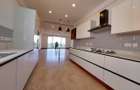 4 Bed Apartment with En Suite in Parklands - 6