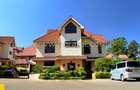 6 Bed House with En Suite in Lavington - 1