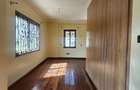 5 Bed Townhouse with En Suite in Lavington - 10