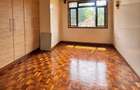 5 Bed Townhouse with En Suite in Lavington - 11