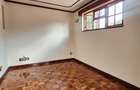 4 Bed Townhouse with En Suite at James Gichuru - 9