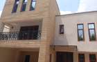5 Bed Townhouse with En Suite in Lavington - 14