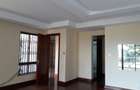 5 Bed Townhouse with En Suite at Lavington - 18