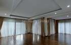 5 Bed Townhouse with En Suite in Lavington - 3