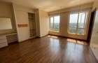 4 Bed Apartment with En Suite in Parklands - 3