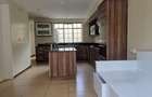 4 Bed Townhouse with En Suite in Spring Valley - 11