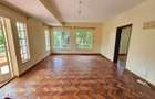 5 Bed House with En Suite in Lavington - 10