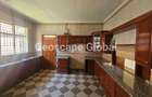 5 Bed House with En Suite in Spring Valley - 3