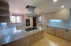 5 Bed Townhouse with En Suite in Spring Valley - 4