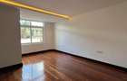 5 Bed House with En Suite in Runda - 12