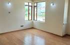 5 Bed Townhouse with En Suite at Lavington Road - 19