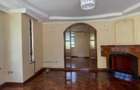 5 Bed Townhouse with En Suite in Lavington - 6