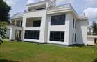 6 Bed Villa with En Suite in Loresho - 1