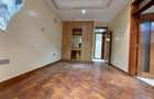 5 Bed House with En Suite at Lavington Green - 2
