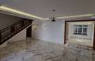 6 Bed Townhouse with En Suite in Lavington - 8