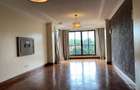 3 Bed Apartment with En Suite at Riverside - 6