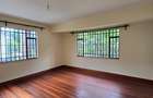 5 Bed Townhouse with En Suite in Lavington - 16