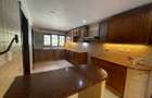 5 Bed Townhouse with En Suite in General Mathenge - 9