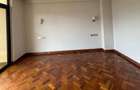 4 Bed Apartment with En Suite at Riverside Drive - 10