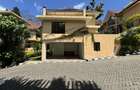 5 Bed Villa with En Suite in Kyuna - 1